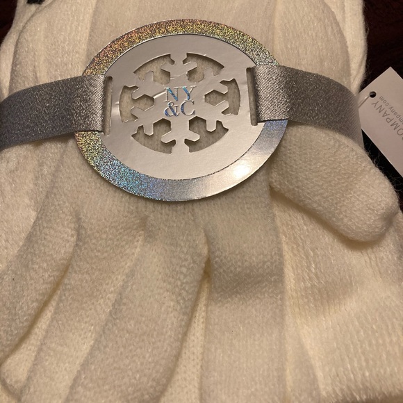 NY&CO beautiful 3pc women polka dot scarf, winter white hat, and gloves gift set - Picture 2 of 4